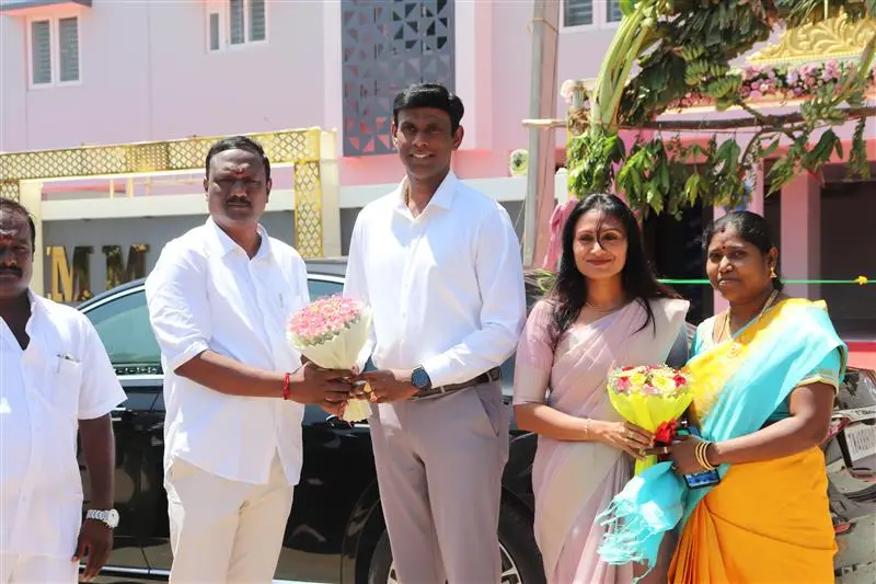 MM Divine Key Handover 1